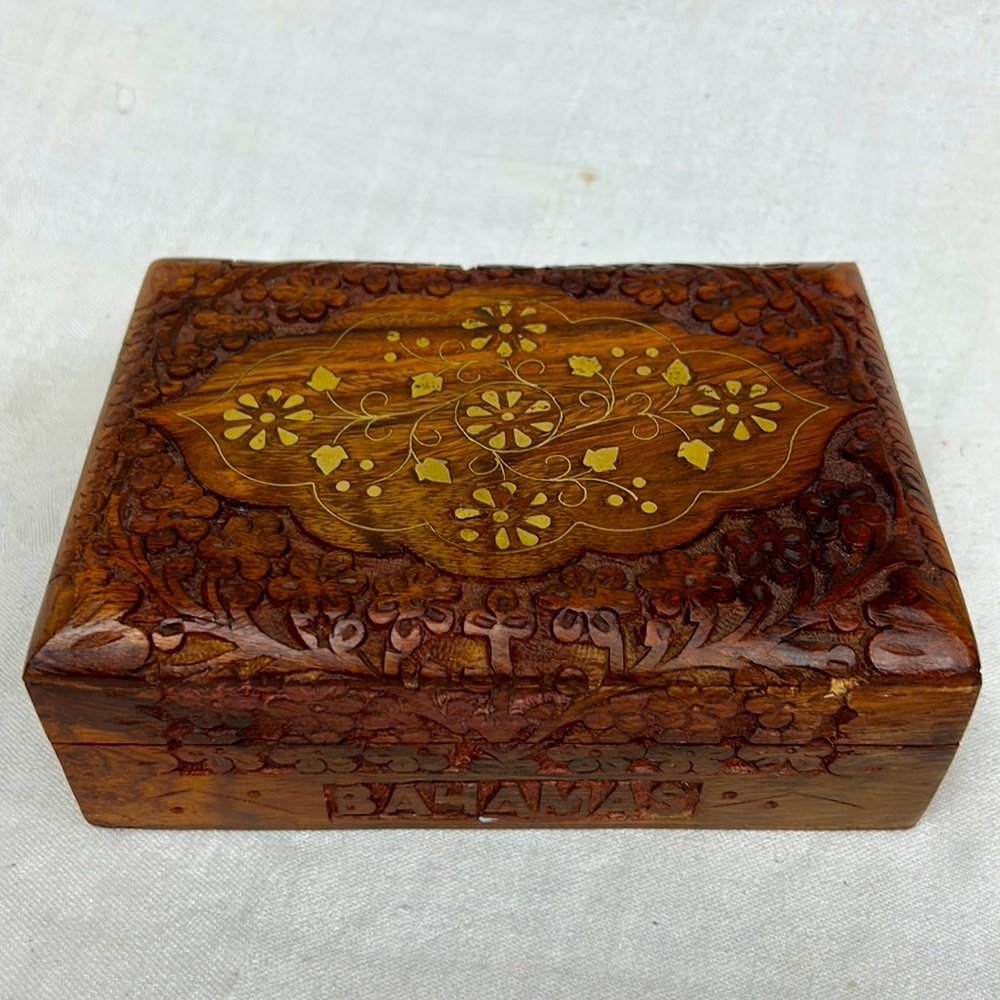 Vintage wood  hand carved in India jewelry/ trinket /snuff…box with brass inlay